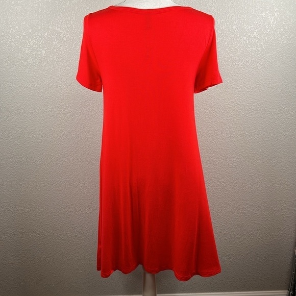 Dusdimon Red Short Sleeve Flowy T-Shirt Dress Size Medium NWOT - Picture 3 of 5